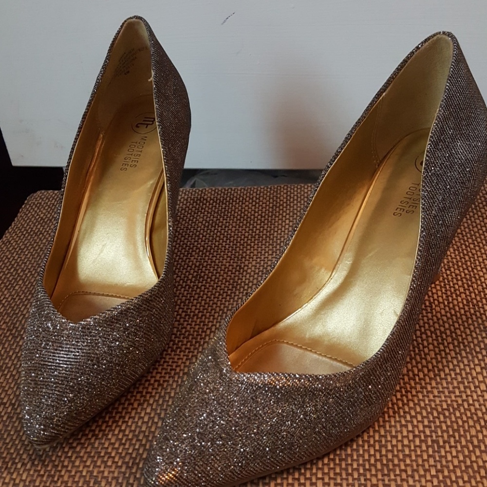 Mootsies Tootise pumps
